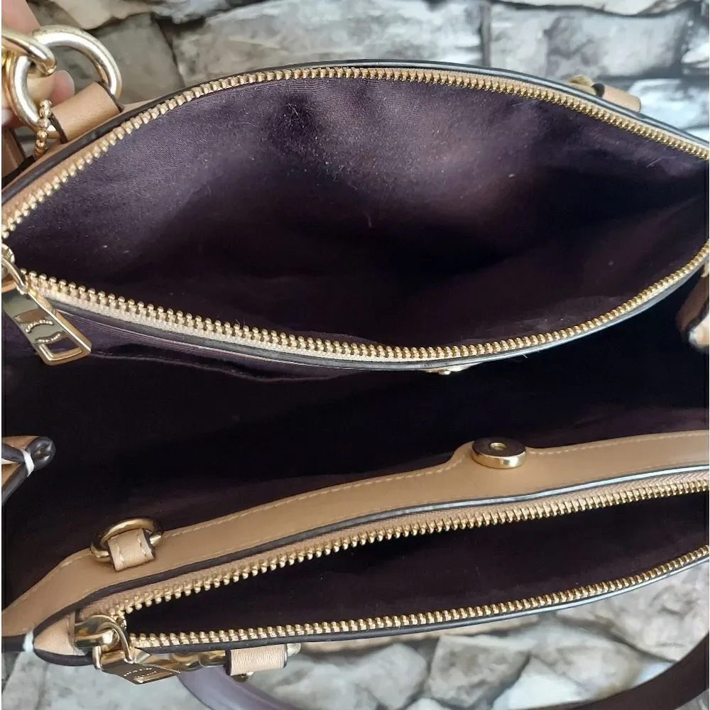 BROOKE CARRYALL IN SIGNATURE LEATHER (COACH F25952)